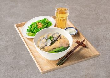 10.蛤蠣燉雞麵經典餐(內用)