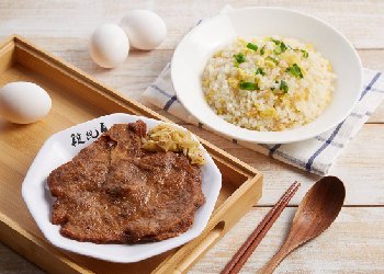 排骨炒飯