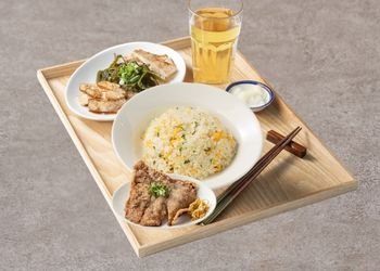 16. 排骨炒飯經典餐 (飲品套餐)