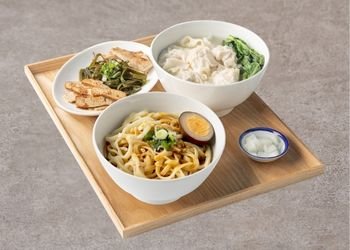 13. 辣度★青花椒乾拌麵經典餐(雞湯抄手套餐)