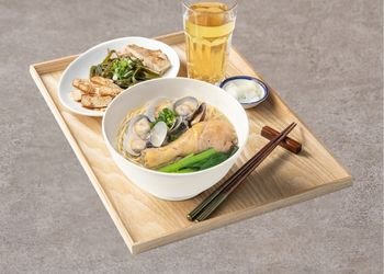 10. 蛤蠣燉雞麵經典餐