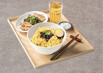 12. 油蔥拌麵經典餐(飲品套餐)