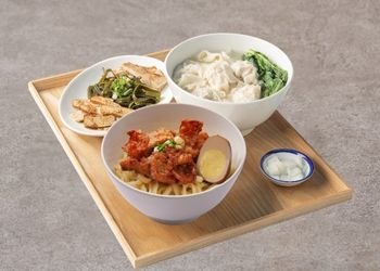 ＼NEW／蒜香雞乾拌麵_抄手套餐