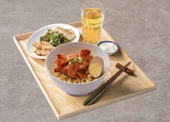 ＼NEW／蒜香雞乾拌麵_飲品套餐