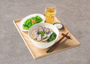 11. 蛤蠣燉雞湯麵經典餐