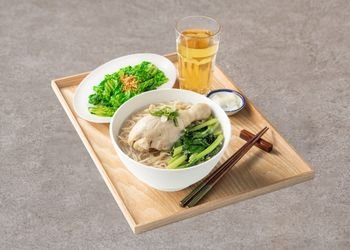 9. 經典燉雞麵經典餐
