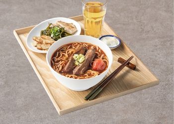 8. 番茄牛肉麵經典餐-飲品套餐